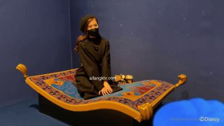 孝顺儿子带了年轻帅哥孝敬妈妈~挑了神木下3P乱伦直播大秀~